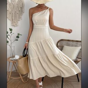 SHEIN Vaca Cream One-Shoulder Maxi Dress New w/ tag size 0XL Plus Size